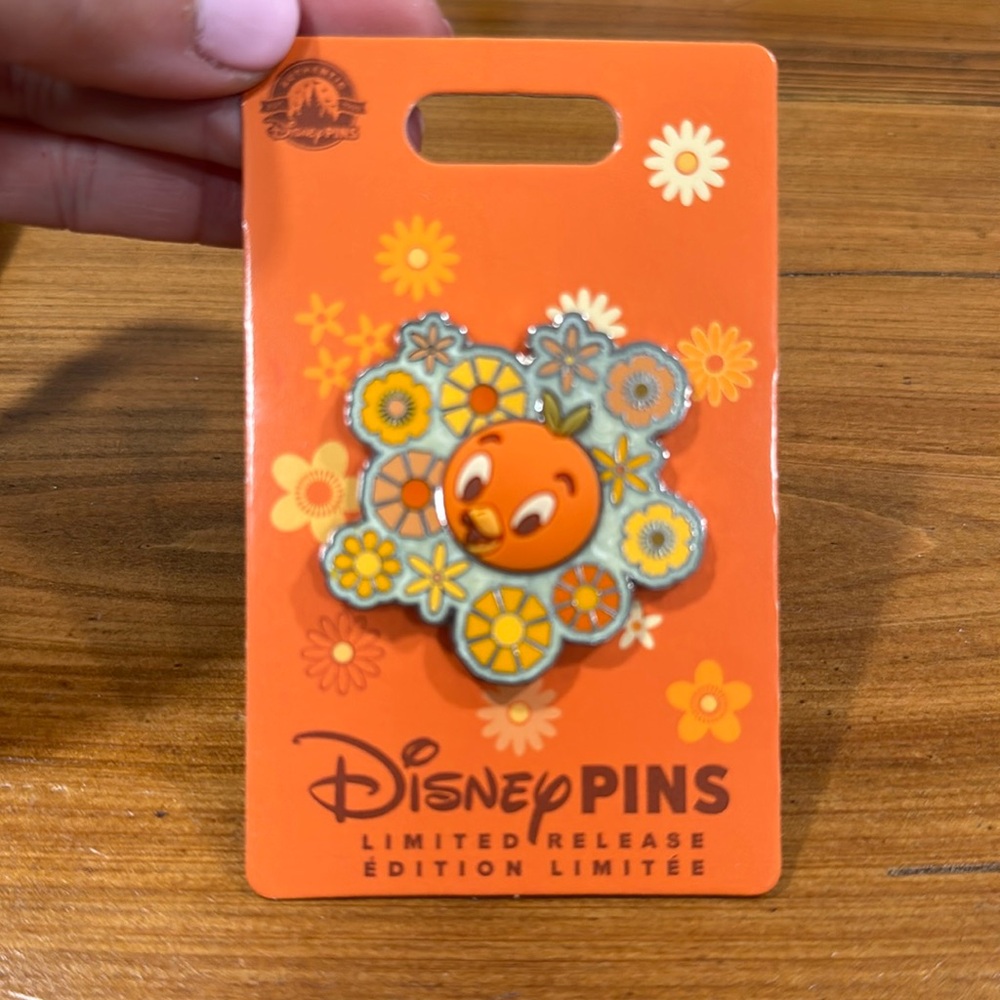 Disney parks Orange 🍊 Bird Limited release trading pin ❤️